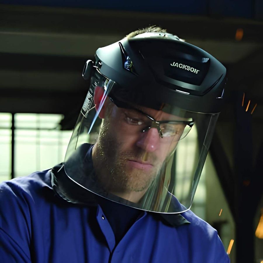 AI i personlig verneutstyr med fokus på smart PPE, sensorer, digital oppfølging, varsling, data, personvern og HMS.